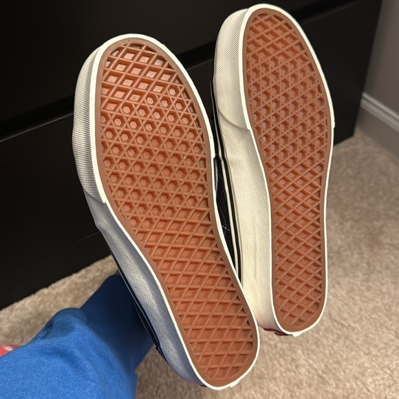 BNWT Sk8 Hi Vans - Picture 3 of 4